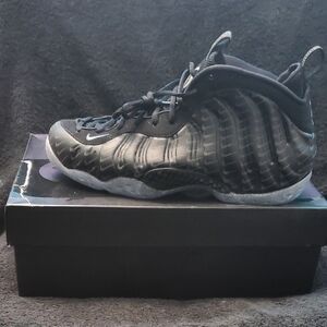Nike Men's Black Foamposite Sneakers